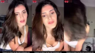 Kız üvey kardeşin güzel seksi çıplaklığı, tango için cazibeyle ortaya çıkıyor