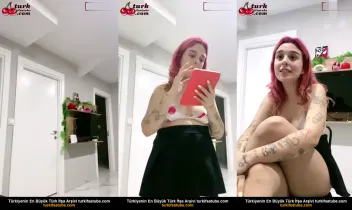 Çilek Sakso Çıplak Hatundan Görüntü Yayımlanıyor